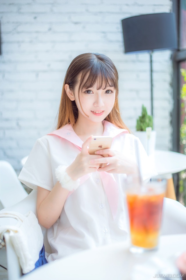“……”吕布扭头，有些无奈的看着贾诩：“文和，我终于知道你为何从不插手兵权了，否则，我一定会用这个理由弄死你！麻烦你一次把话说完好吗？”